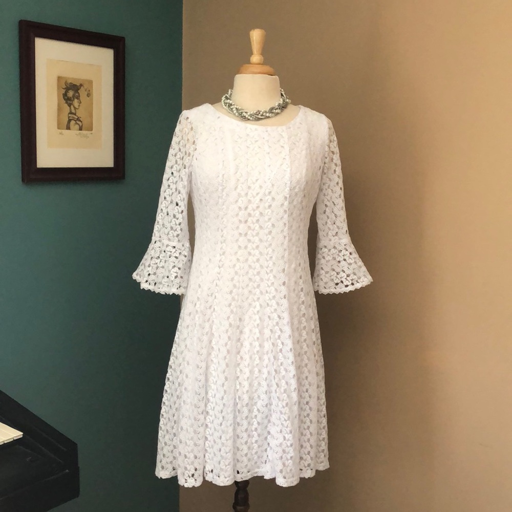 New beautiful white dress size 8